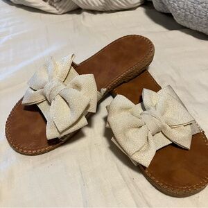 Bow sandals cream size 8 brand new unknown